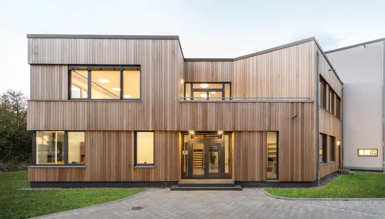 Firmengebäude - Ökologischer Holzbau der Extraklasse Firmengebäude - Ökologischer Holzbau der Extraklasse