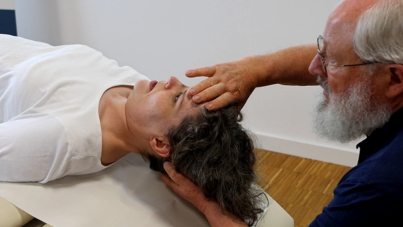 Behandlung der sphenobasilären Syndesmose Behandlung der sphenobasilären Syndesmose