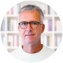 Dipl. Stom. Roland Schlegel MSc Zahnarzt Dipl. Stom. Roland Schlegel MSc Zahnarzt